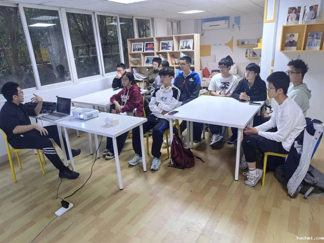 86b4a9c48d284286a871bf89c80e9983.jpg 86b4a9c48d284286a871bf89c80e9983.jpg