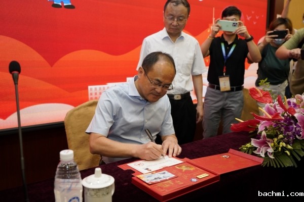 No.0001!四川首封录取通知书从电子科大发出